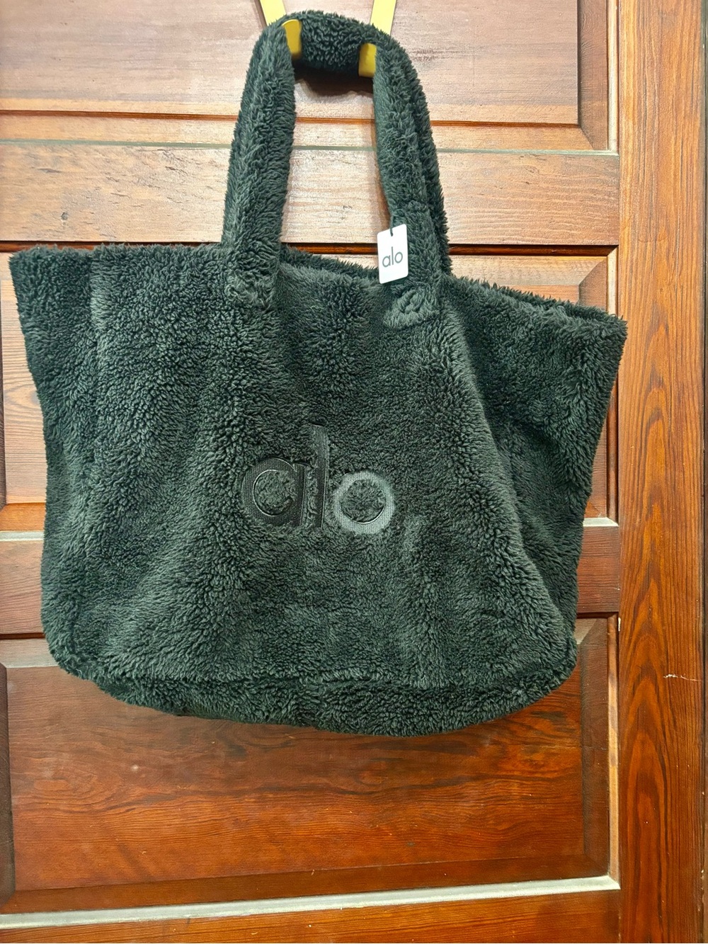 ALO Yoga Plush Sherpa Tote in Black